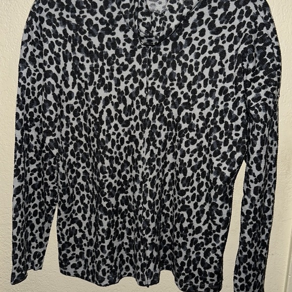 Vince Camuto Cowl Neck Top - Picture 4 of 11